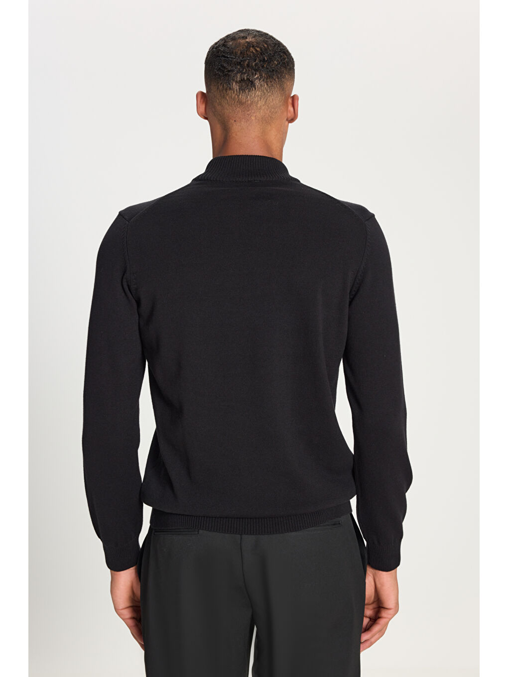 Erkek Siyah %100 Pamuk Standart Fit Normal Kesim Yarım Balıkçı Yaka Baskılı Triko Kazak-4