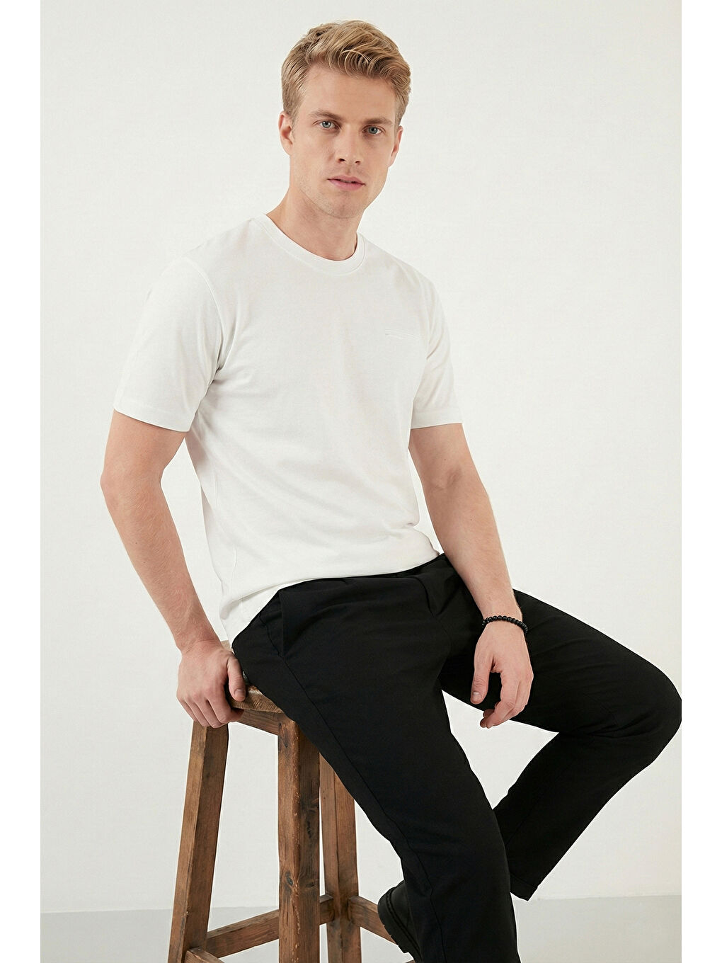 Ekru Pamuklu Regular Fit Bisiklet Yaka T Shirt 5904095-1