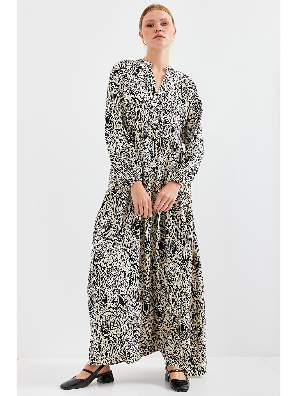 Kadın Desenli Siyah  Viskon Tesettür Elbise 2423-1