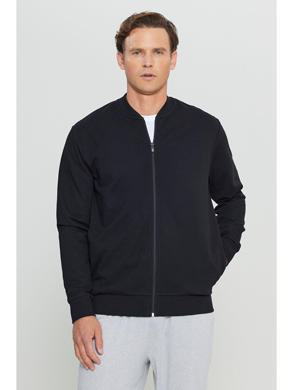 Erkek Siyah Pamuklu Standart Fit Normal Kesim Kolej Yaka Yan Cep Sweatshirt