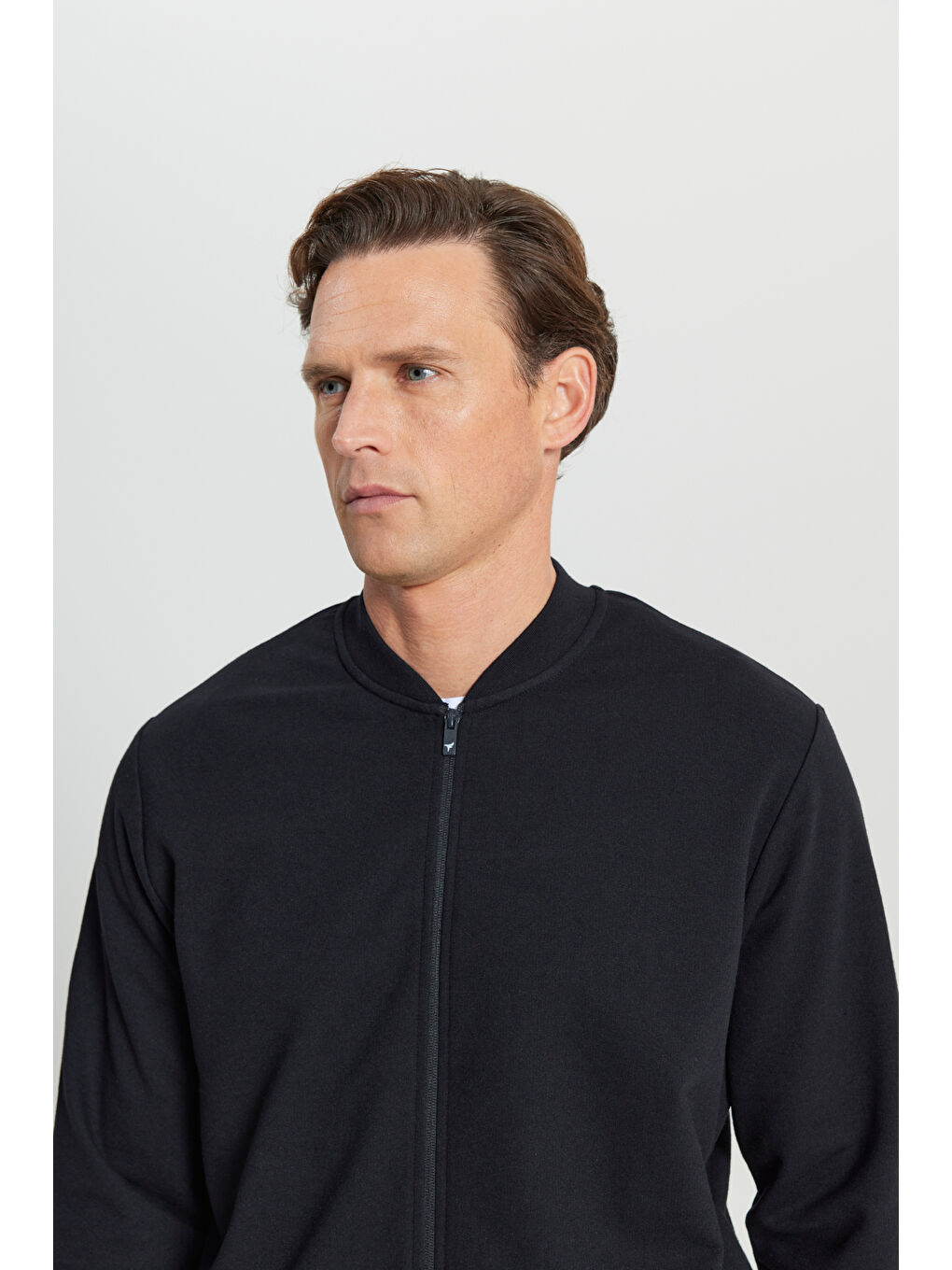 Erkek Siyah Pamuklu Standart Fit Normal Kesim Kolej Yaka Yan Cep Sweatshirt-3