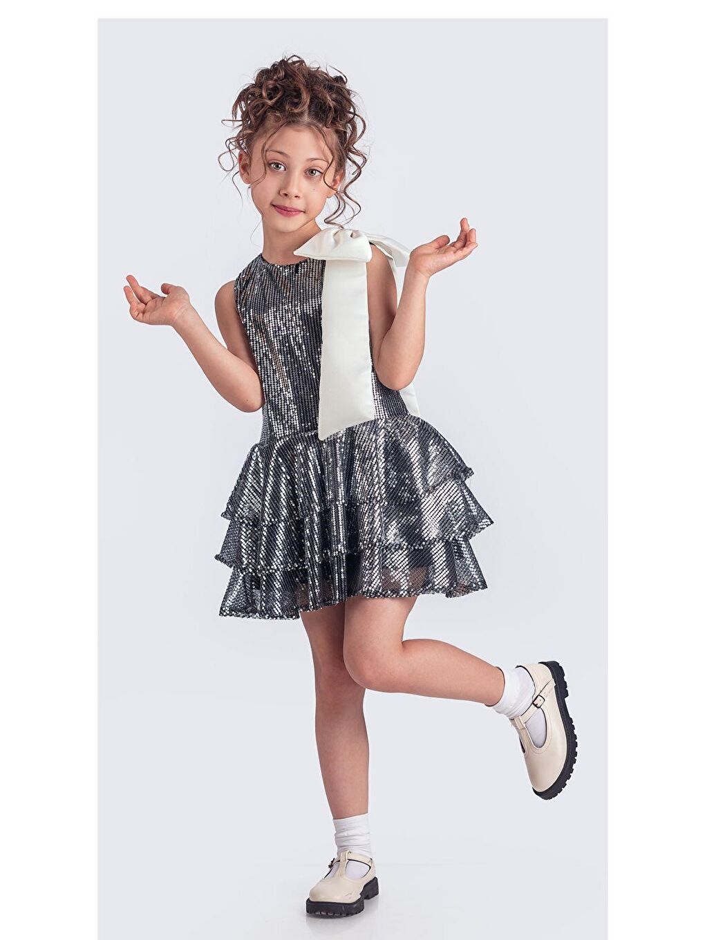Siyah Yaka Fiyonk Pul Payet Kumaşlı Kız Çocuk Abiye Elbise M00702-3