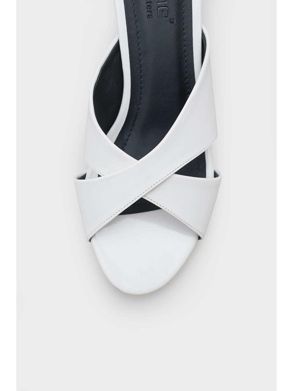 Beyaz Taya Orta Topuklu Çapraz Bantlı Kadın Terlik-3