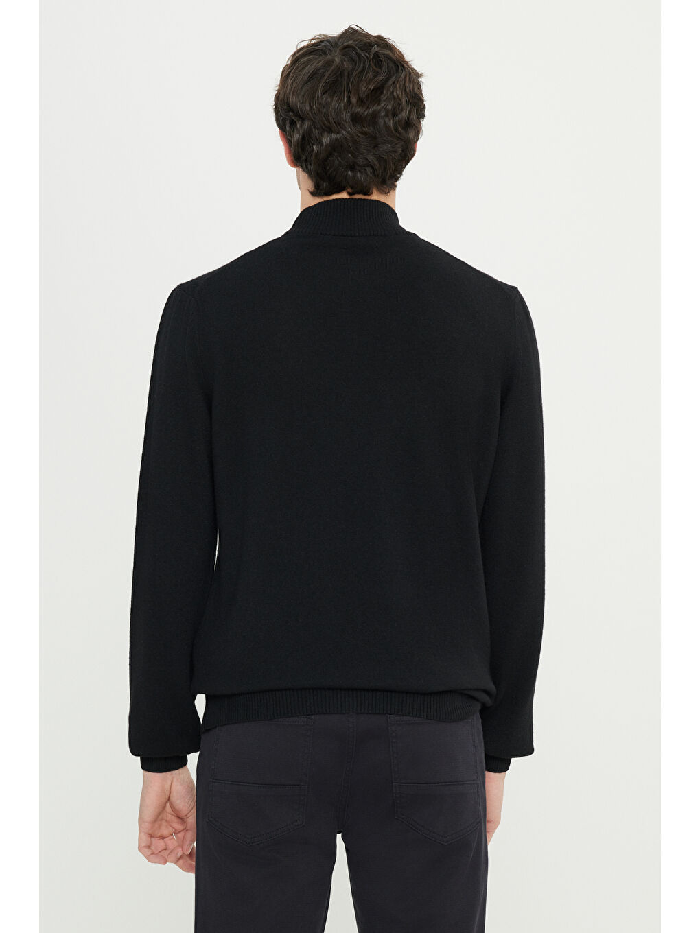 Erkek Siyah Standart Fit Normal Kesim Yarım Balıkçı Yaka Jakarlı Yün Triko Kazak-4