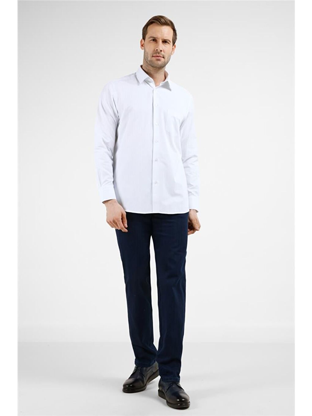 Beyaz - Mavi Çizgili Desen Sert Yaka Uzun Kol Cepli Comfort Fit Pamuklu Gömlek 1004255274-1