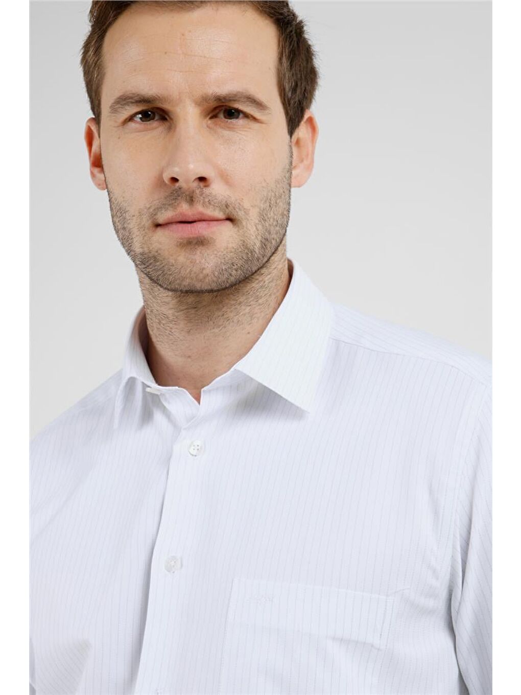 Beyaz - Mavi Çizgili Desen Sert Yaka Uzun Kol Cepli Comfort Fit Pamuklu Gömlek 1004255274-3