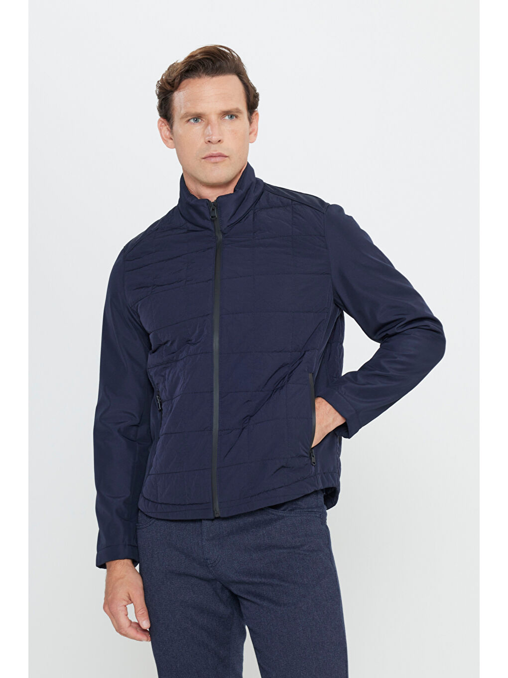 Erkek Lacivert Standart Fit Normal Kesim Dik Yaka Desenli Kapitone Mont