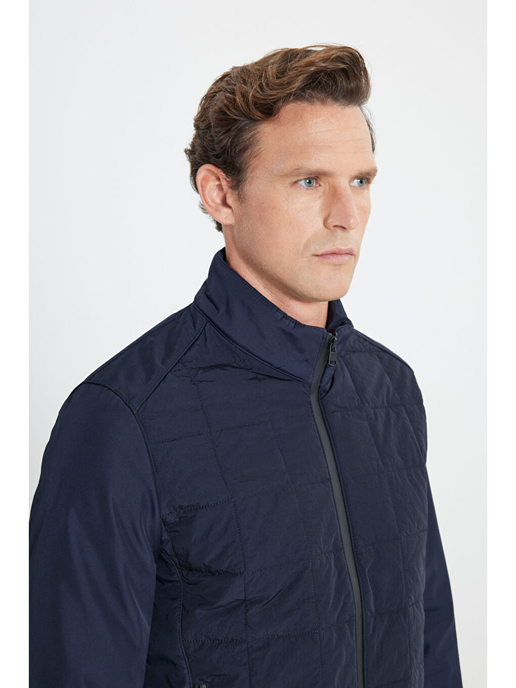 Erkek Lacivert Standart Fit Normal Kesim Dik Yaka Desenli Kapitone Mont-3