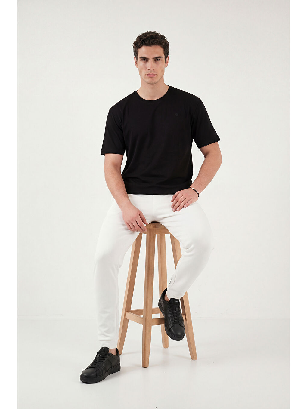 Siyah Regular Fit Bisiklet Yaka T Shirt 5904028-2