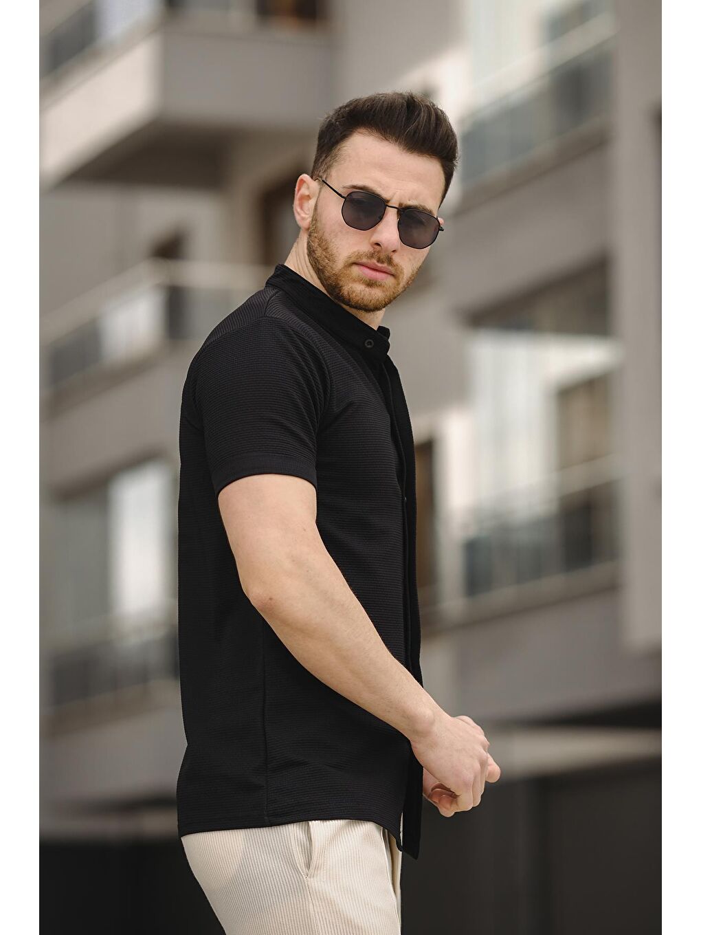 Siyah Dennie Tek Cep Waffle Kumaş Slim Kısa Kol Hakim Yaka Erkek Gömlek-1