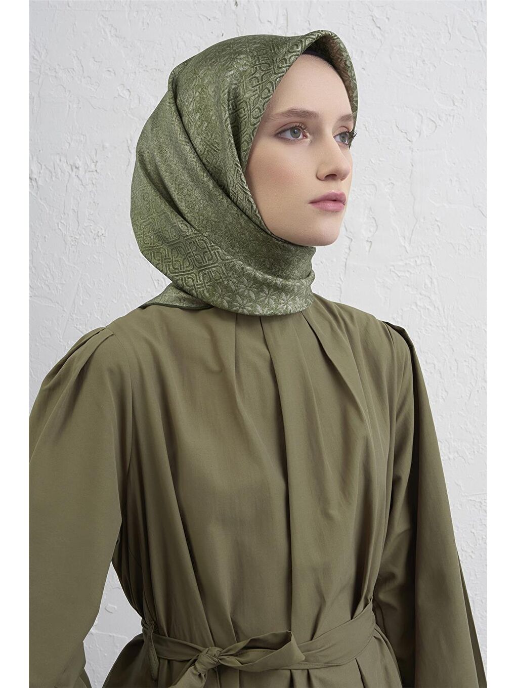 Yeşil Klasik Desenli Saf İpek Twill Eşarp 9437D 15-1