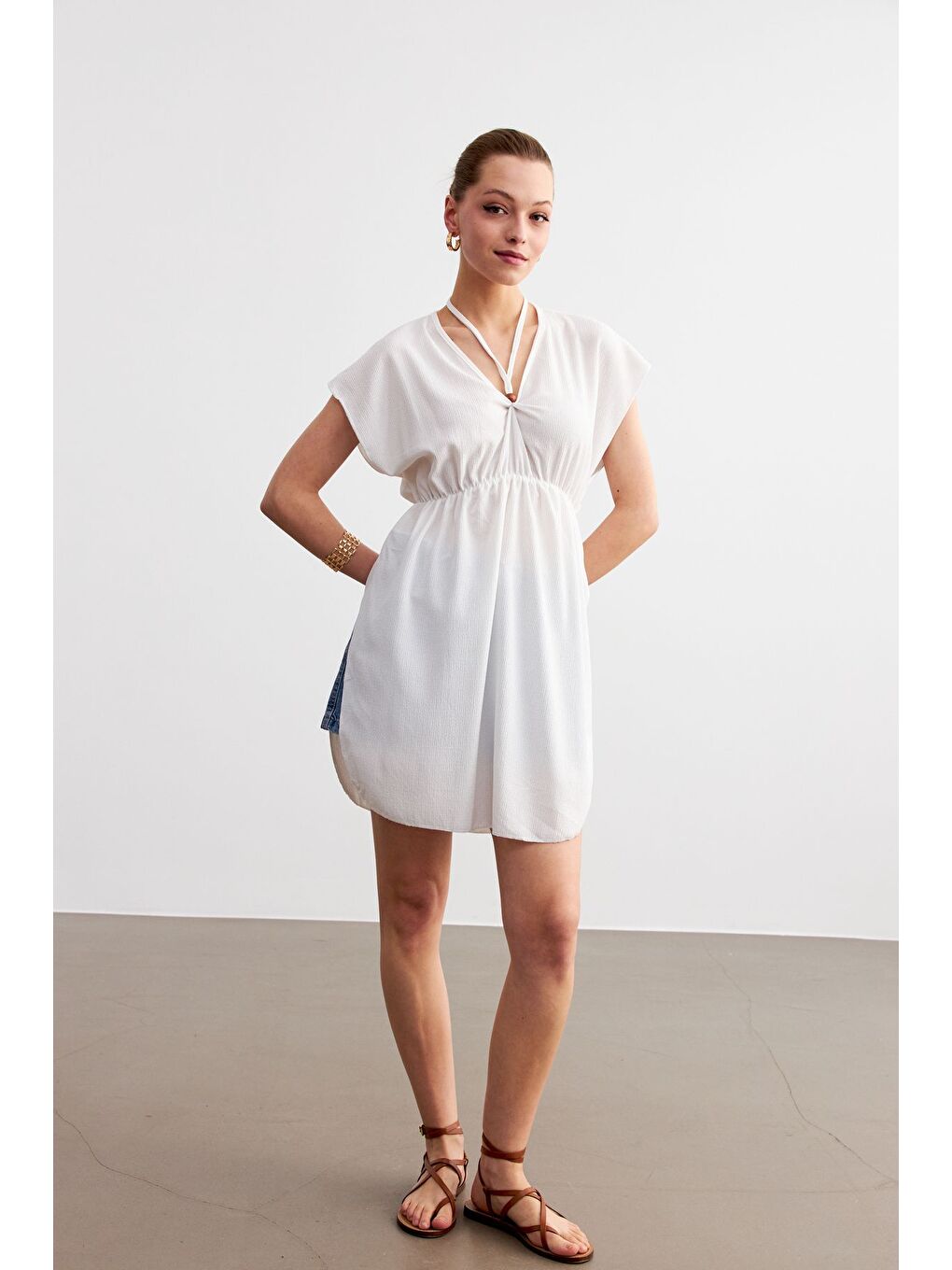 Kadın Beyaz V Yaka İpli Pareo-2