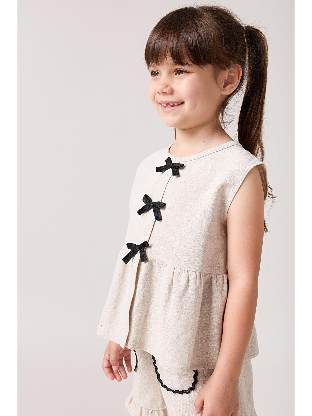 Ekru Kız Çocuk Keten Krem Fırfırlı Şort Ve Fiyonklu Bluz Takım-6
