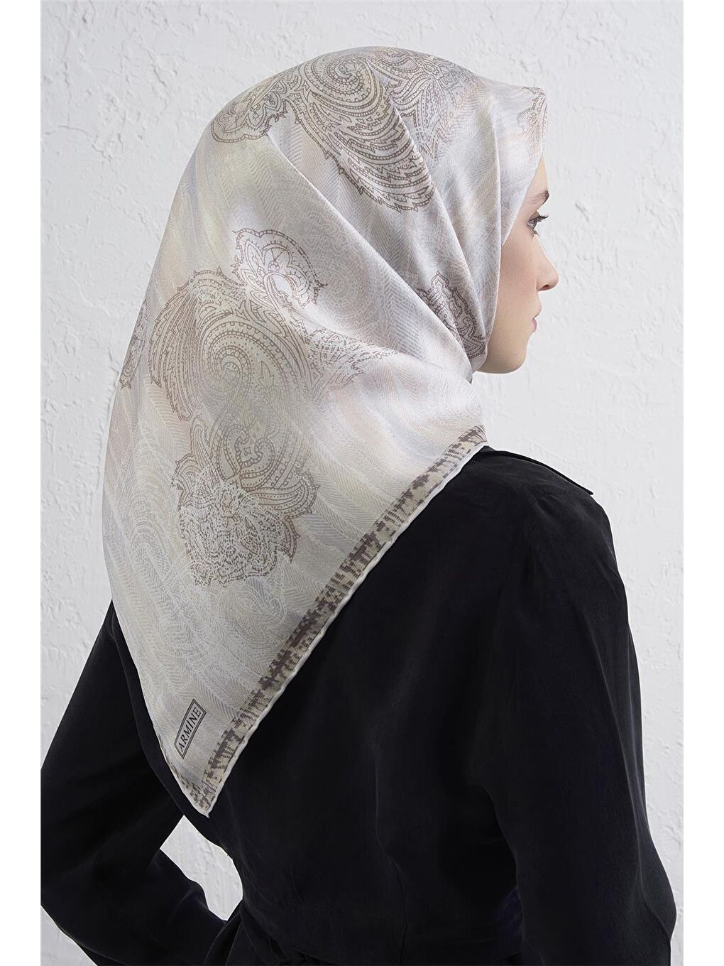 Ekru Klasik Desenli Saf İpek Twill Eşarp 9428D 35-2