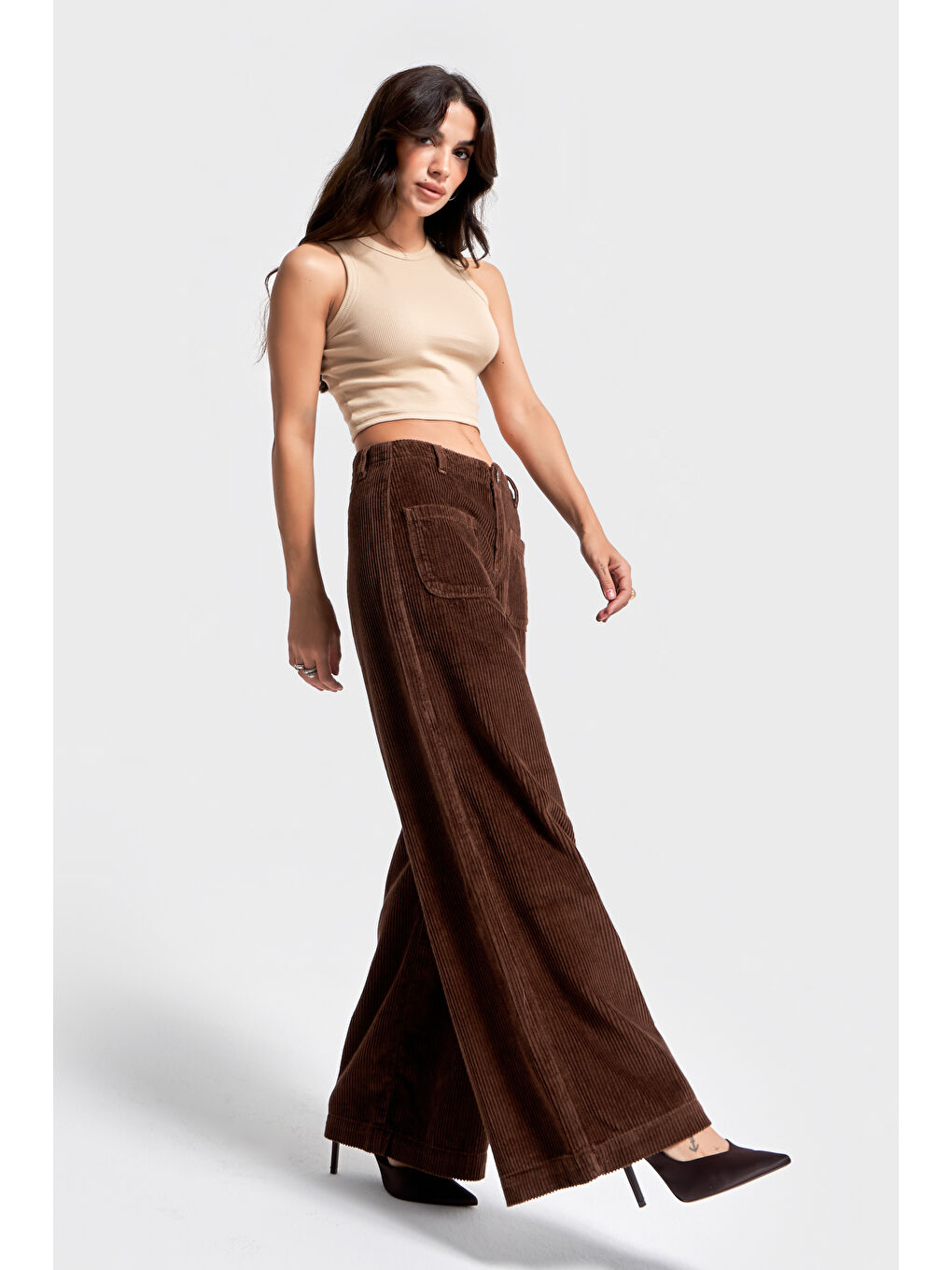 Kahverengi Kadın Koyu Kahve Renk 26w5-42 Palazzo Fit Cep Detaylı Kalın Fitilli Velvet Kadife Kumaş Pantolon-2
