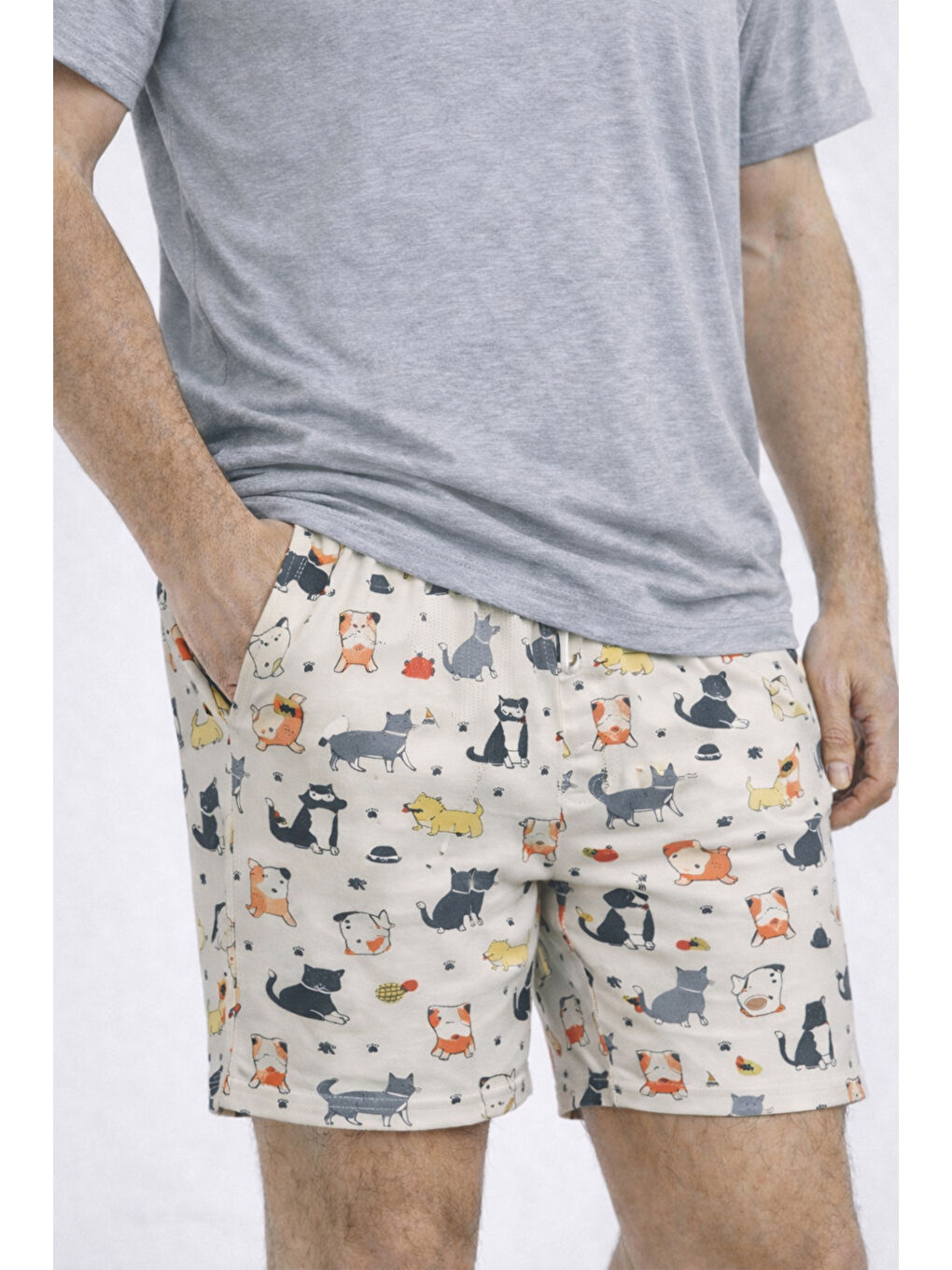 Gri Erkek Pamuklu Köpek Desenli Eğlenceli Cepli Şortlu Pijama Takımı-4