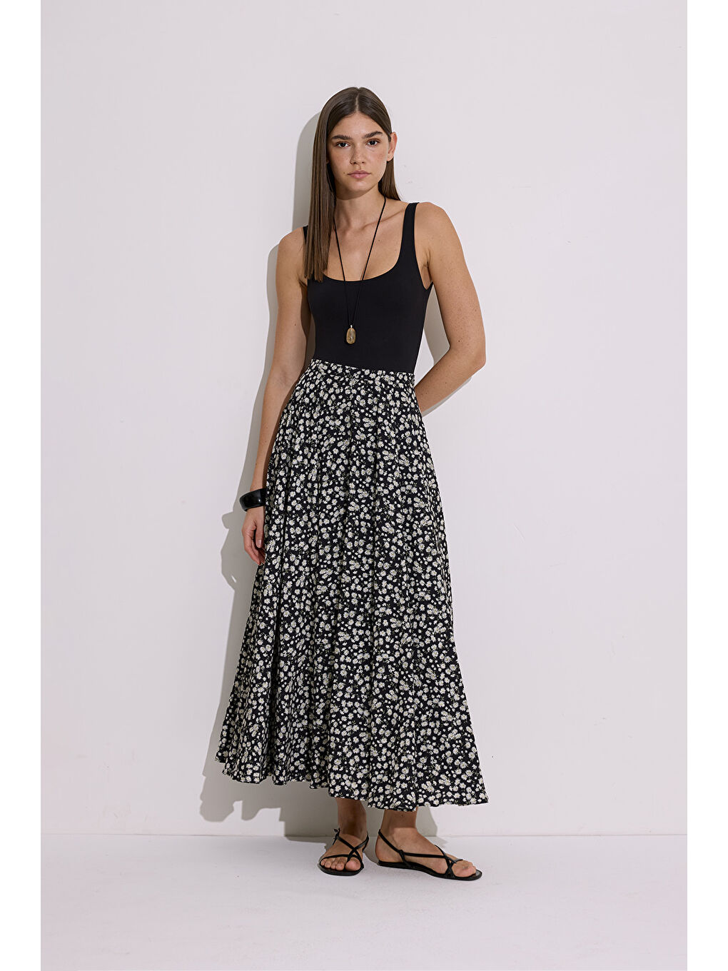 Siyah Desenli Kloş Etek Daısy