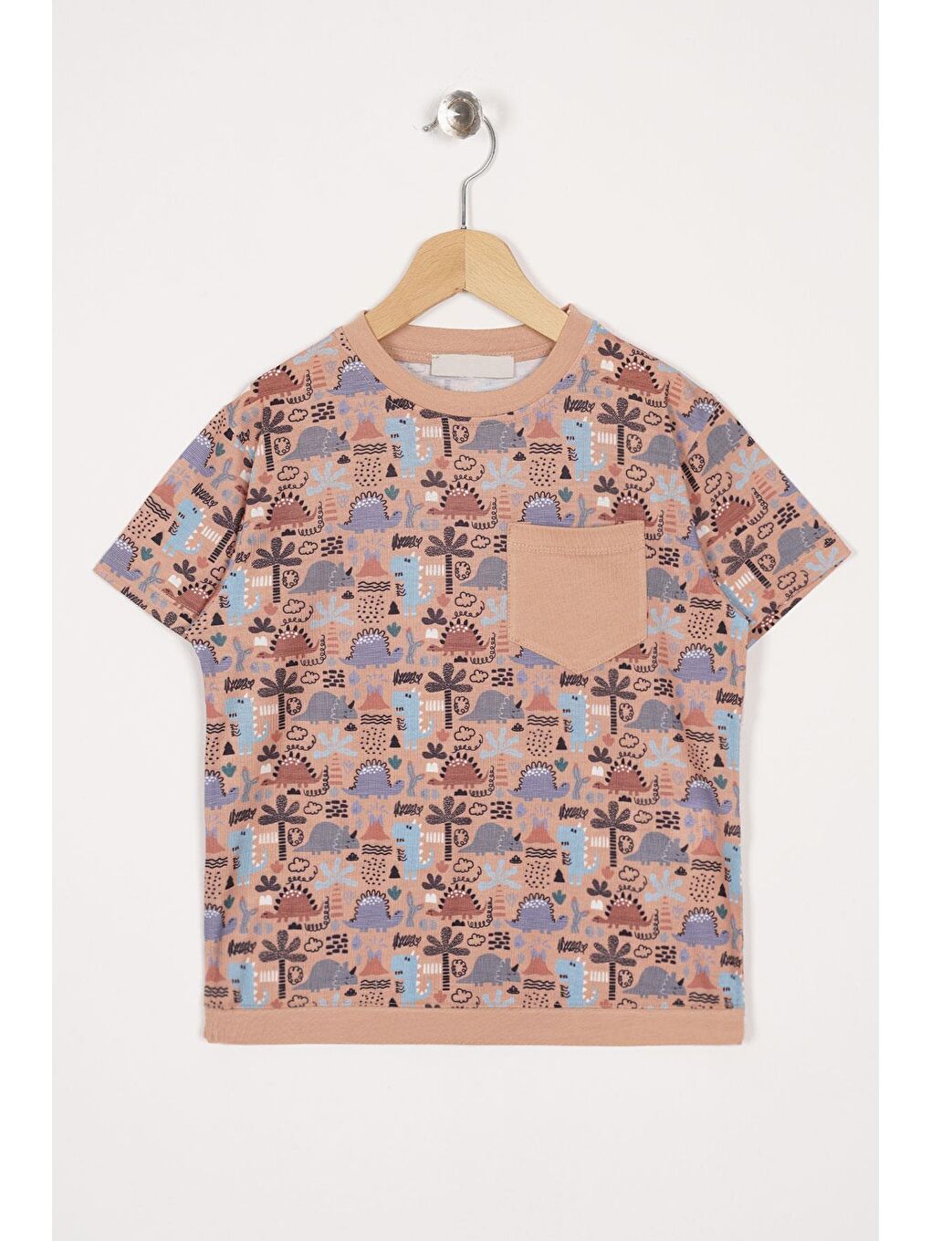 Aplike Cep Detaylı Bej Renk Erkek Çocuk Tişört