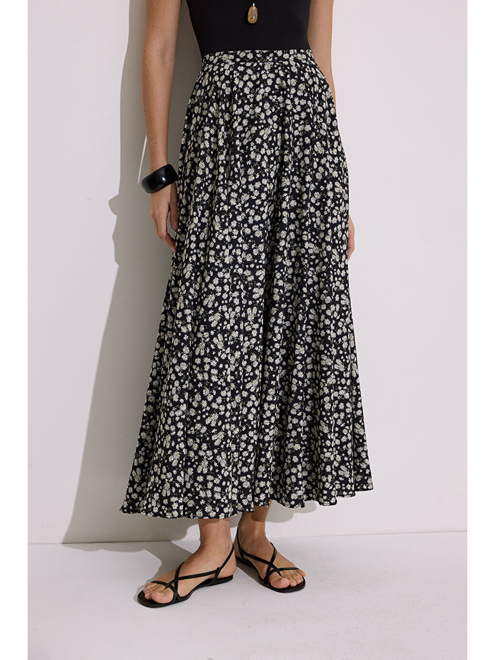 Siyah Desenli Kloş Etek Daısy-4