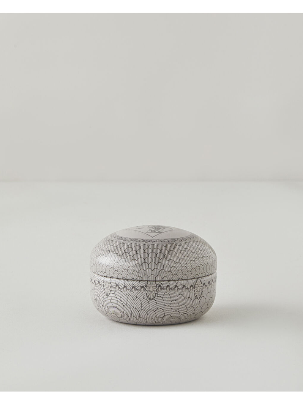 Vesta Kokulu Mum 170 g Beyaz