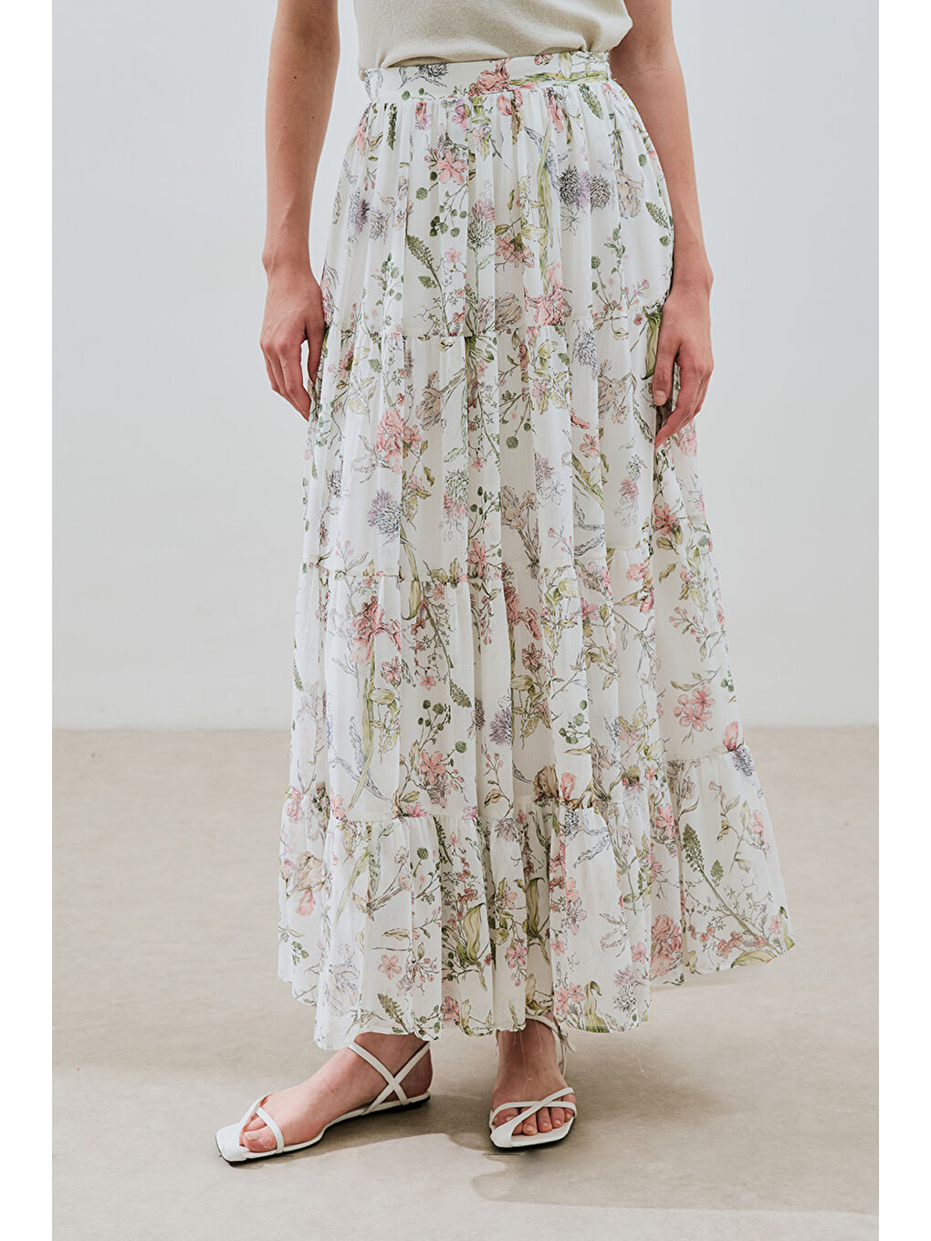 Beyaz Uzun Büzgülü Şifon Etek Garden-3