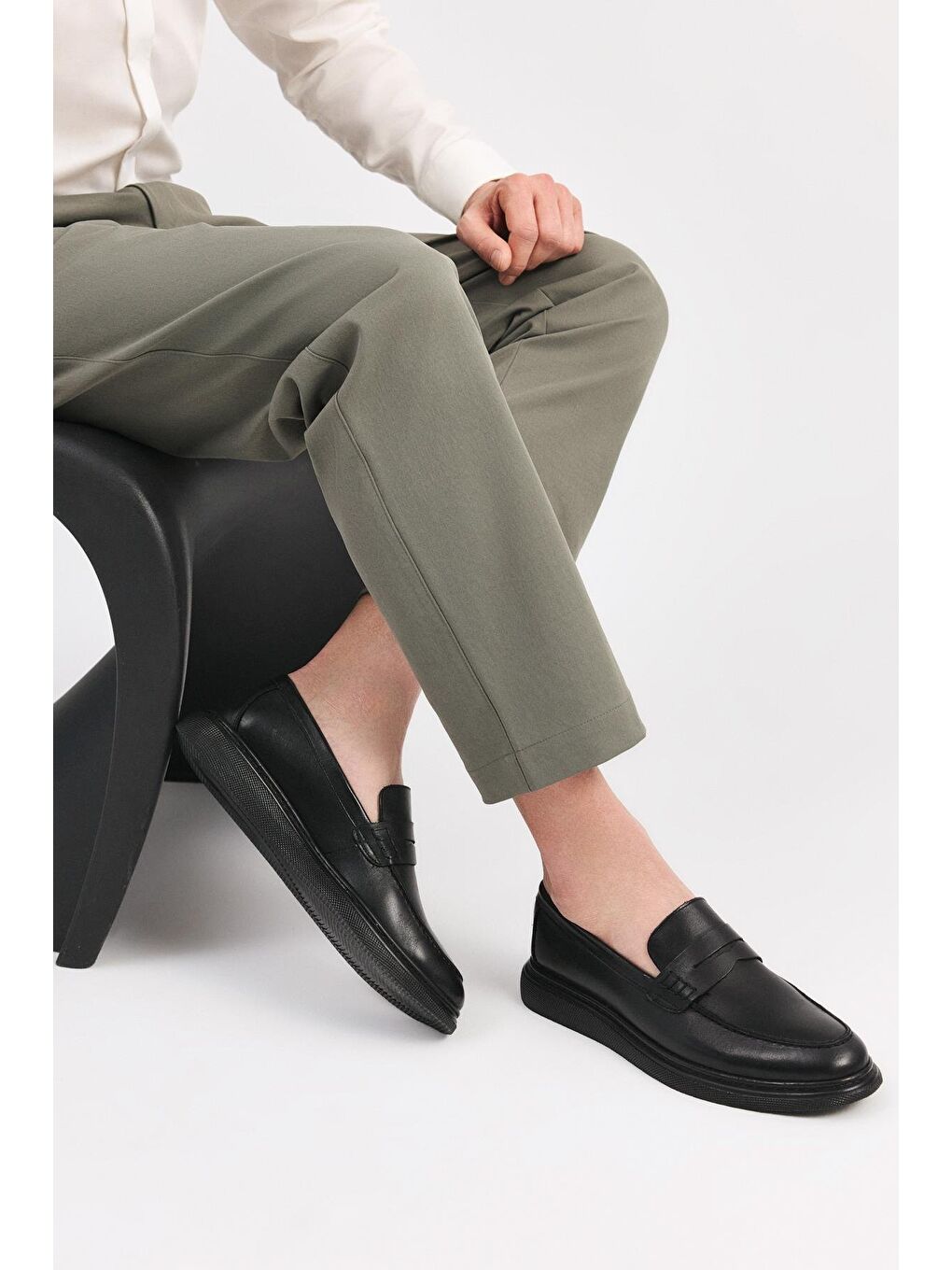 Erkek Deri Siyah Hafif Tabanlı Klasik Loafer-1