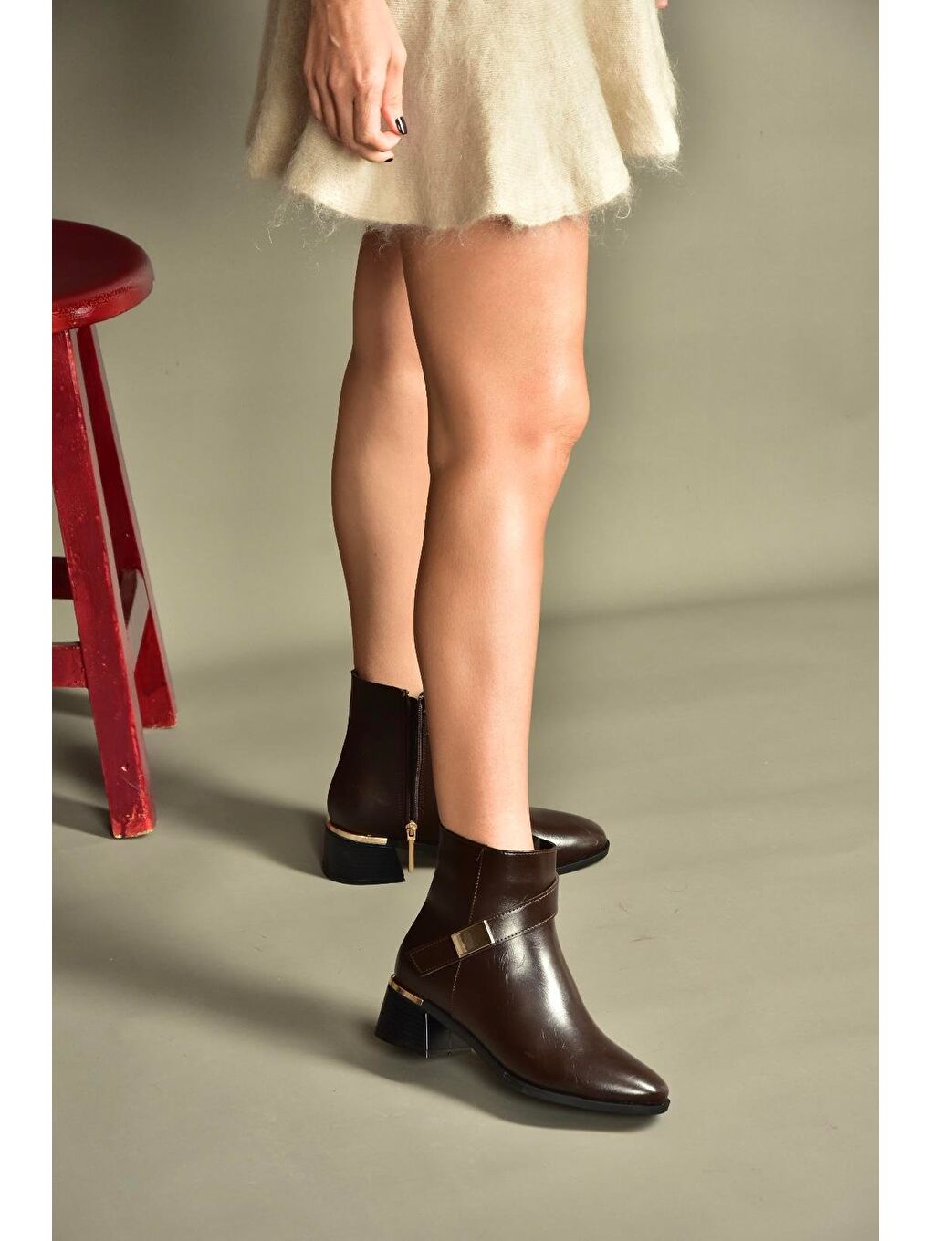 Kahverengi Kadın Bot V518047009-2