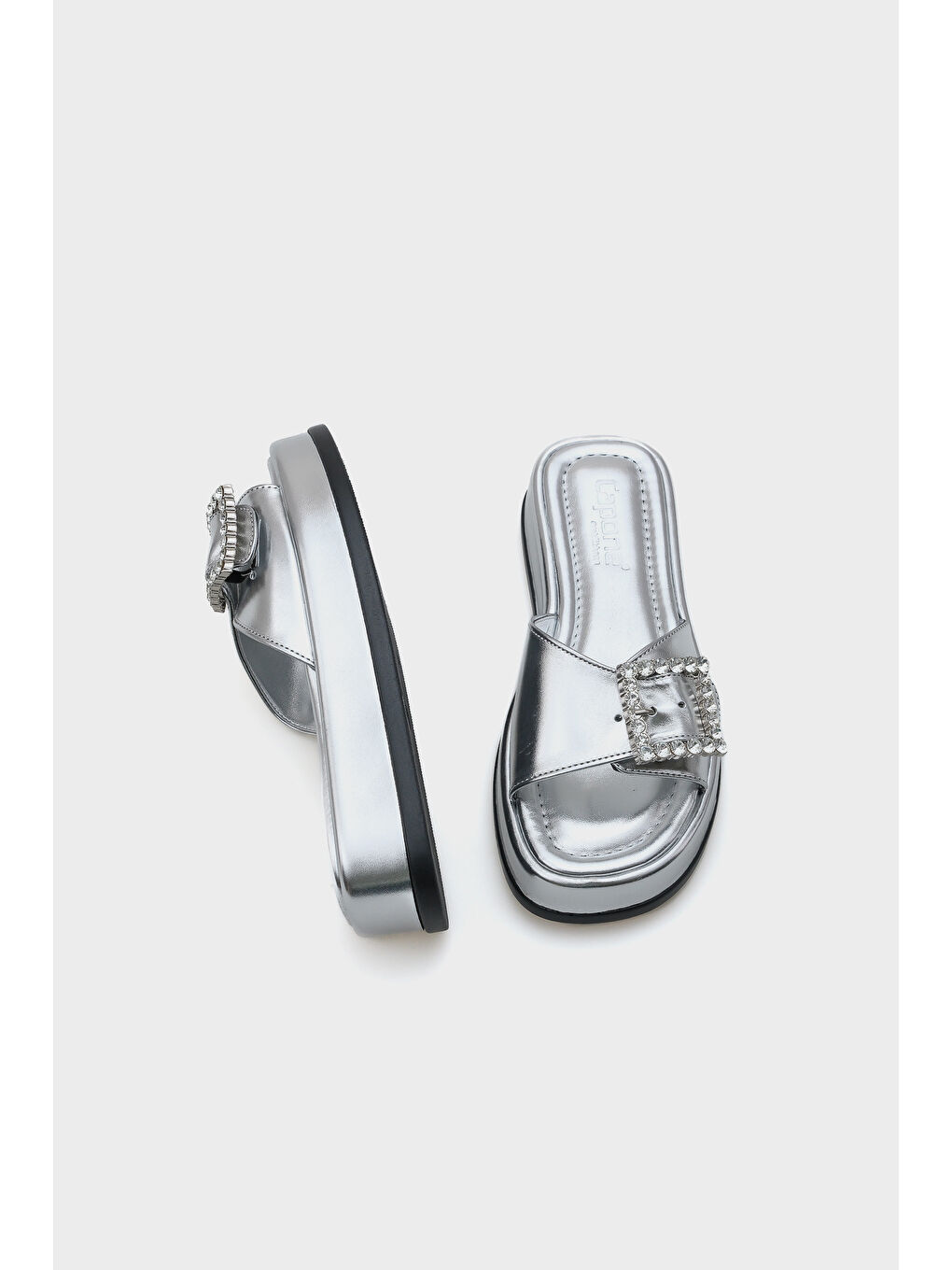 Gri Margi Dolgu Topuklu Tek Bantlı Taşlı Tokalı Metalik Kadın Terlik-3