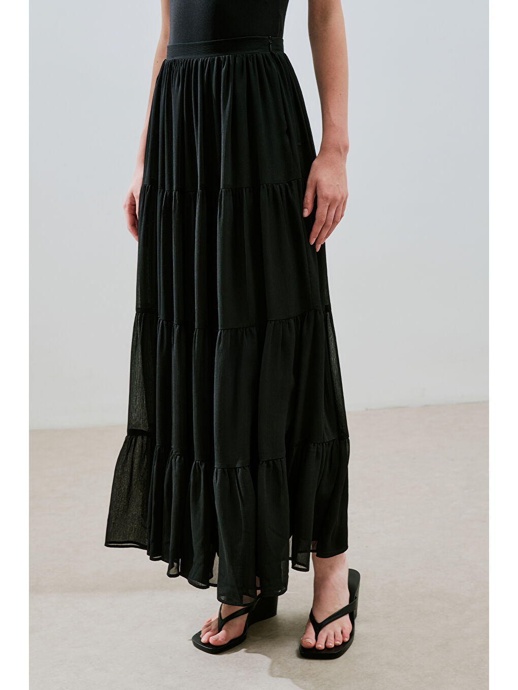 Uzun Büzgülü Şifon Etek Siyah-5