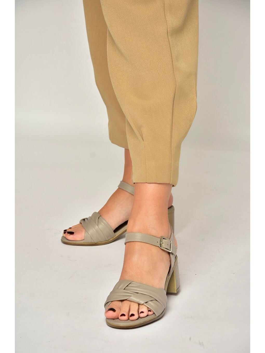 Bej Vizon Kadın Sandalet P555456303-3