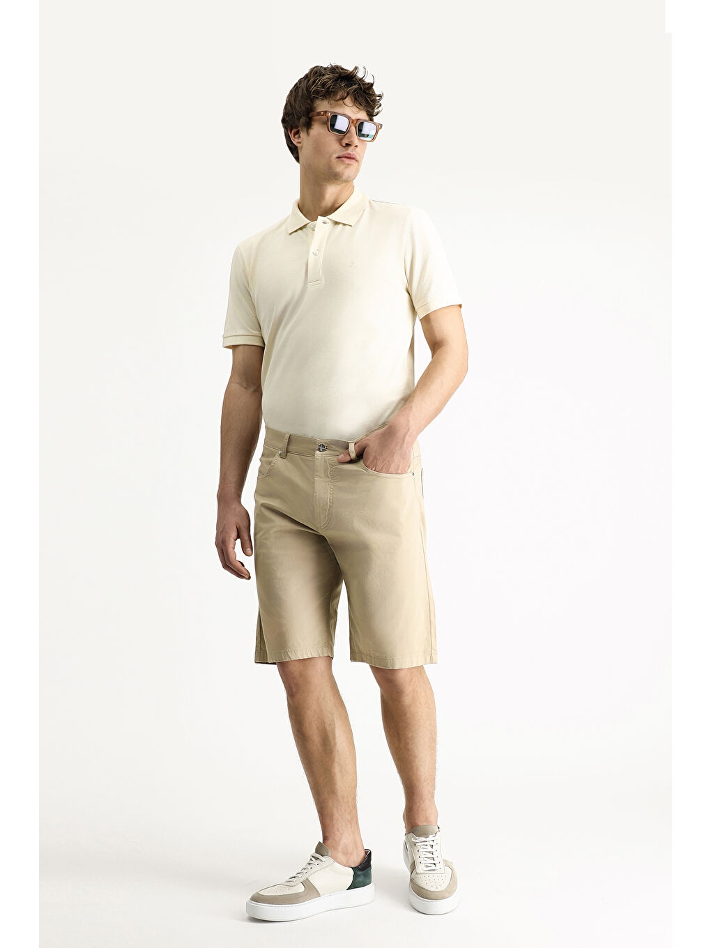 Bej Regular Fit Pamuklu Bermuda Şort
