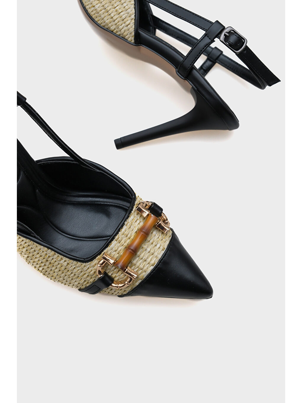 Siyah Hetty Tahta Tokalı Hasır Stiletto-4