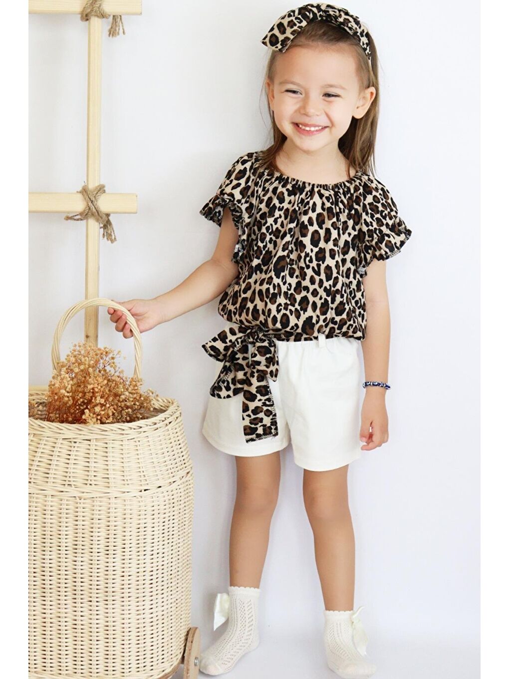 Kahverengi Kız Bebek Viskon Leopar Madonna Yaka Şortlu Bandana Alt Üst Takım-1