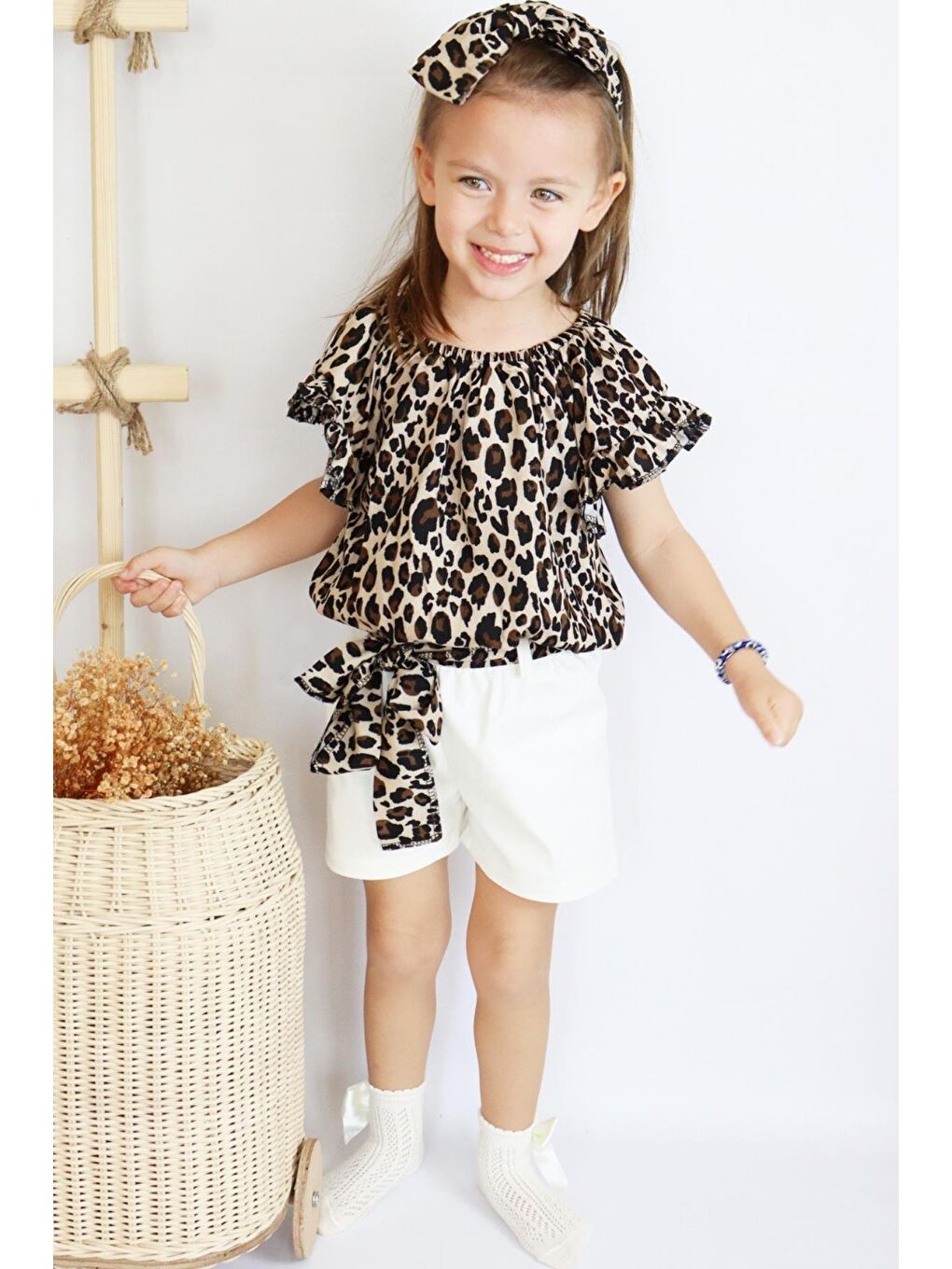 Kahverengi Kız Bebek Viskon Leopar Madonna Yaka Şortlu Bandana Alt Üst Takım-5