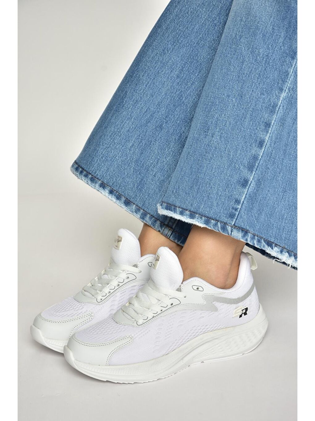 Beyaz Kadın Spor Y702500804