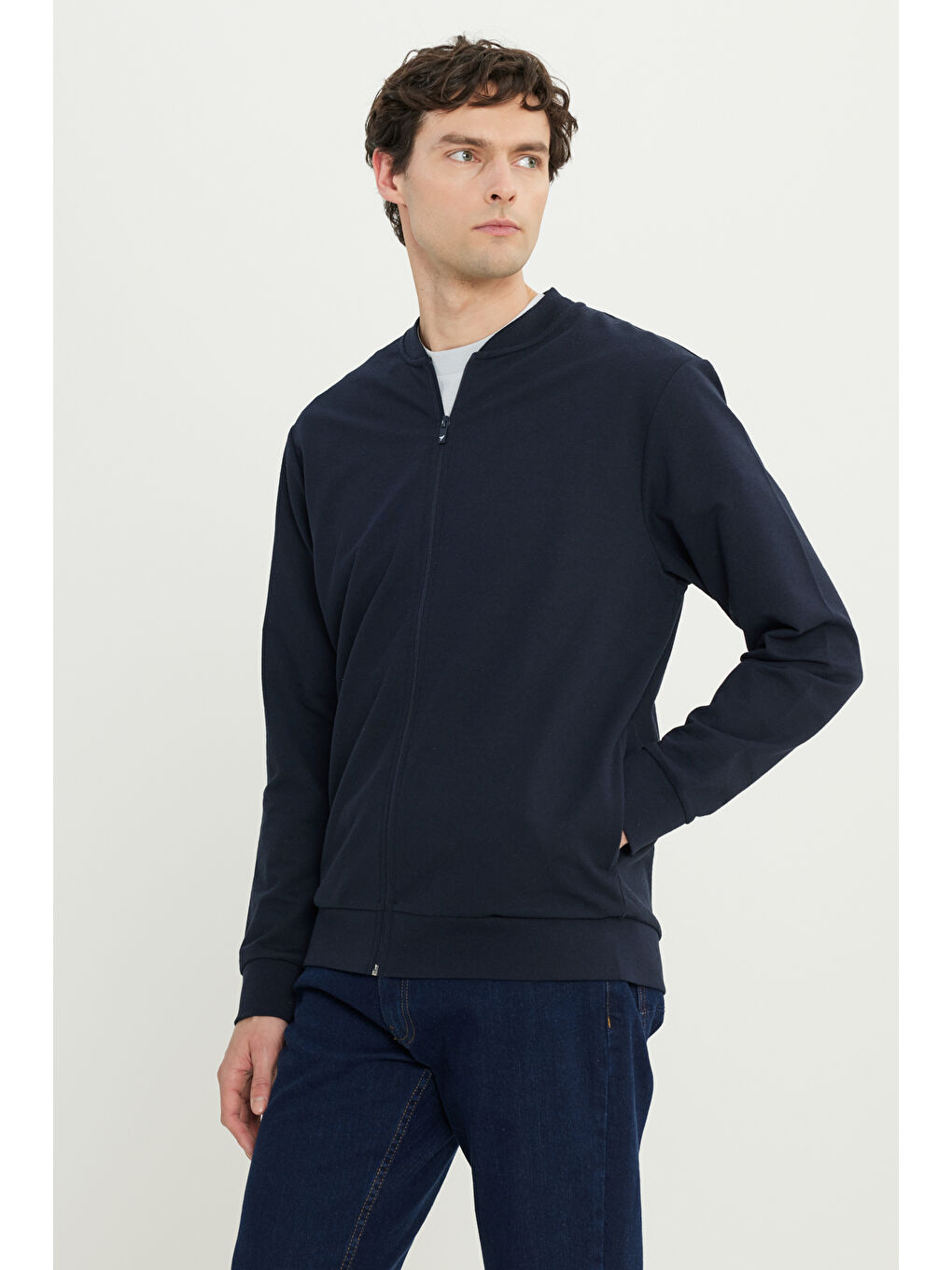 Erkek Lacivert Pamuklu Standart Fit Normal Kesim Kolej Yaka Yan Cep Sweatshirt-2