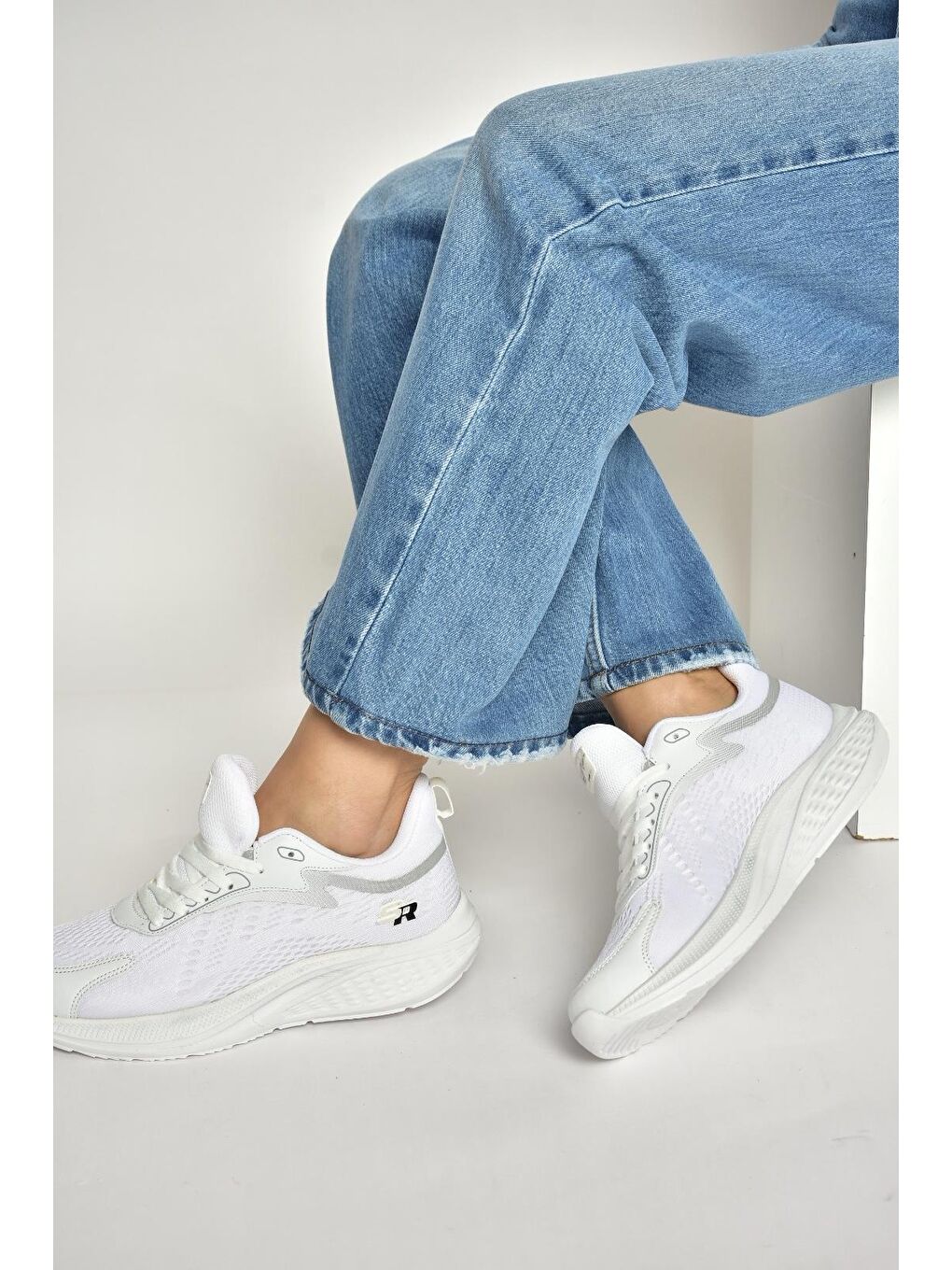 Beyaz Kadın Spor Y702500804-2