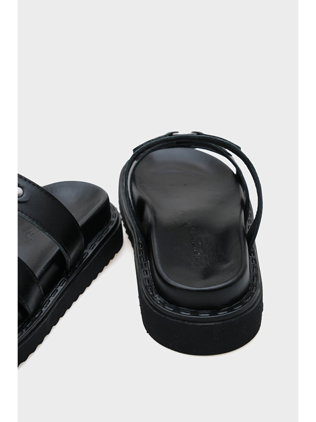 Siyah Mora Aksesuarlı Deri Kadın Terlik-3