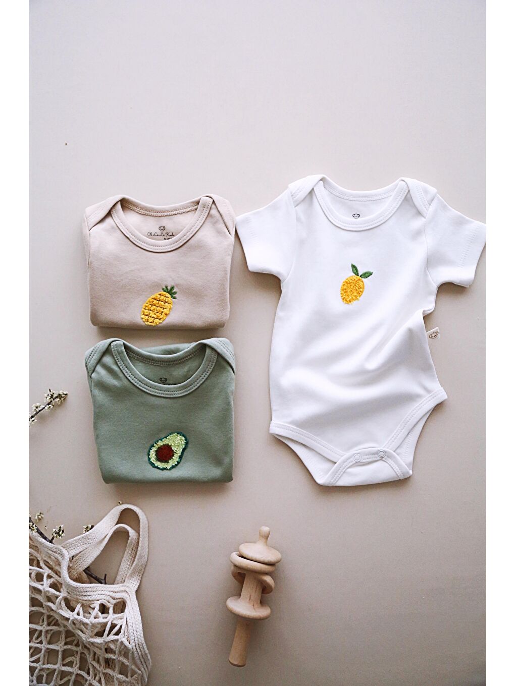 Beyaz 3Lü Nakışlı Çıtçıtlı Kısa Kollu Body Zıbın Model 3-8