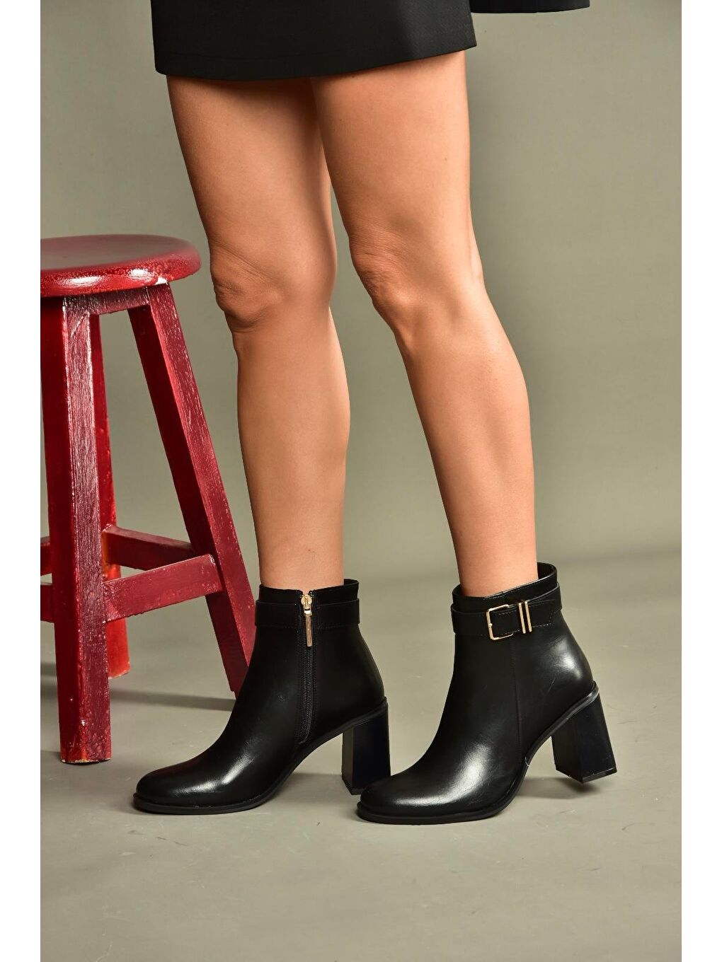 Siyah Kadın Bot V518102009-3