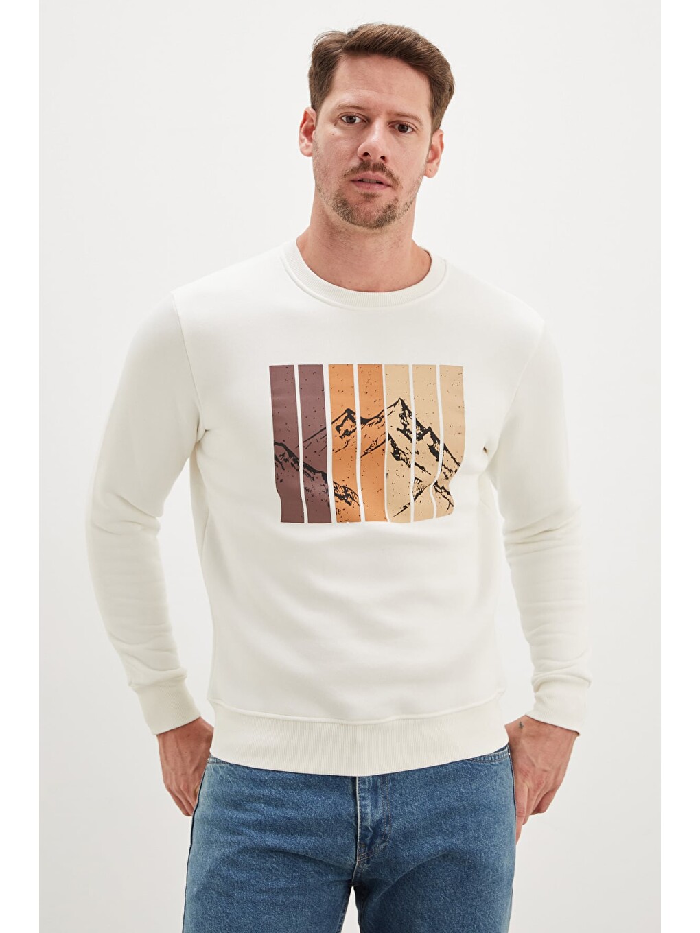 Ekru 3 İplik Dağ Baskılı Bisiklet Yaka Sweatshirt-2