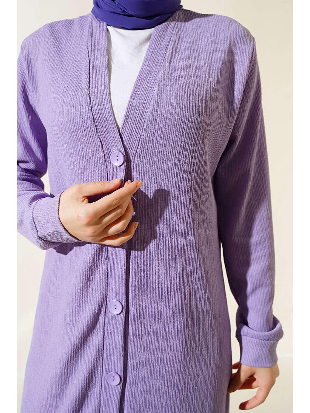 5922 Düğmeli Uzun Tesettür Hırka - Lila-2
