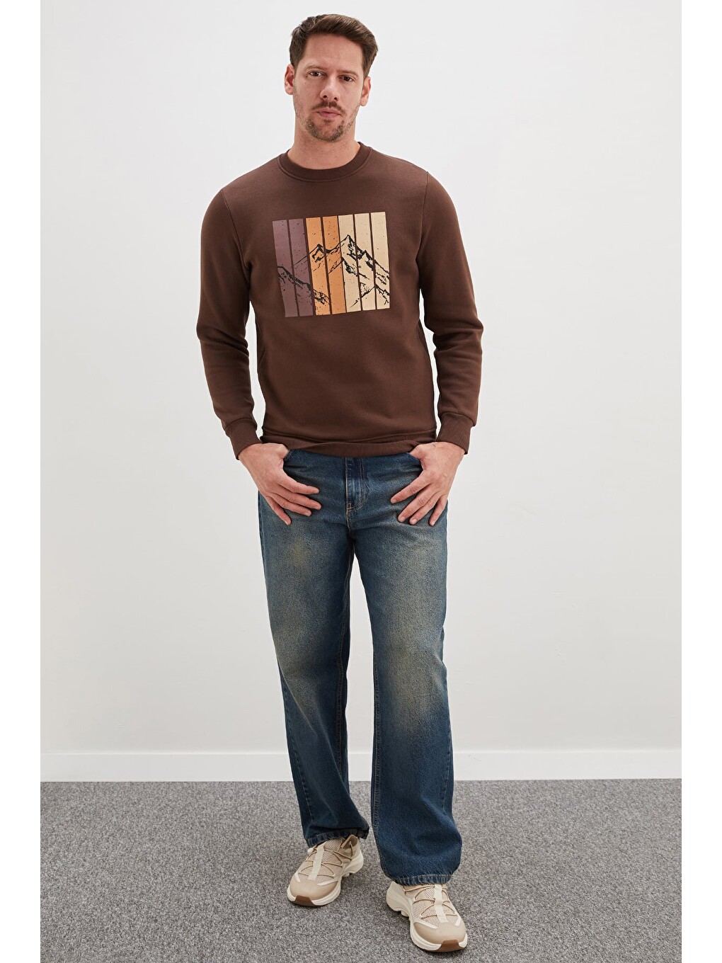 Kahverengi 3 İplik Dağ Baskılı Bisiklet Yaka Sweatshirt-3