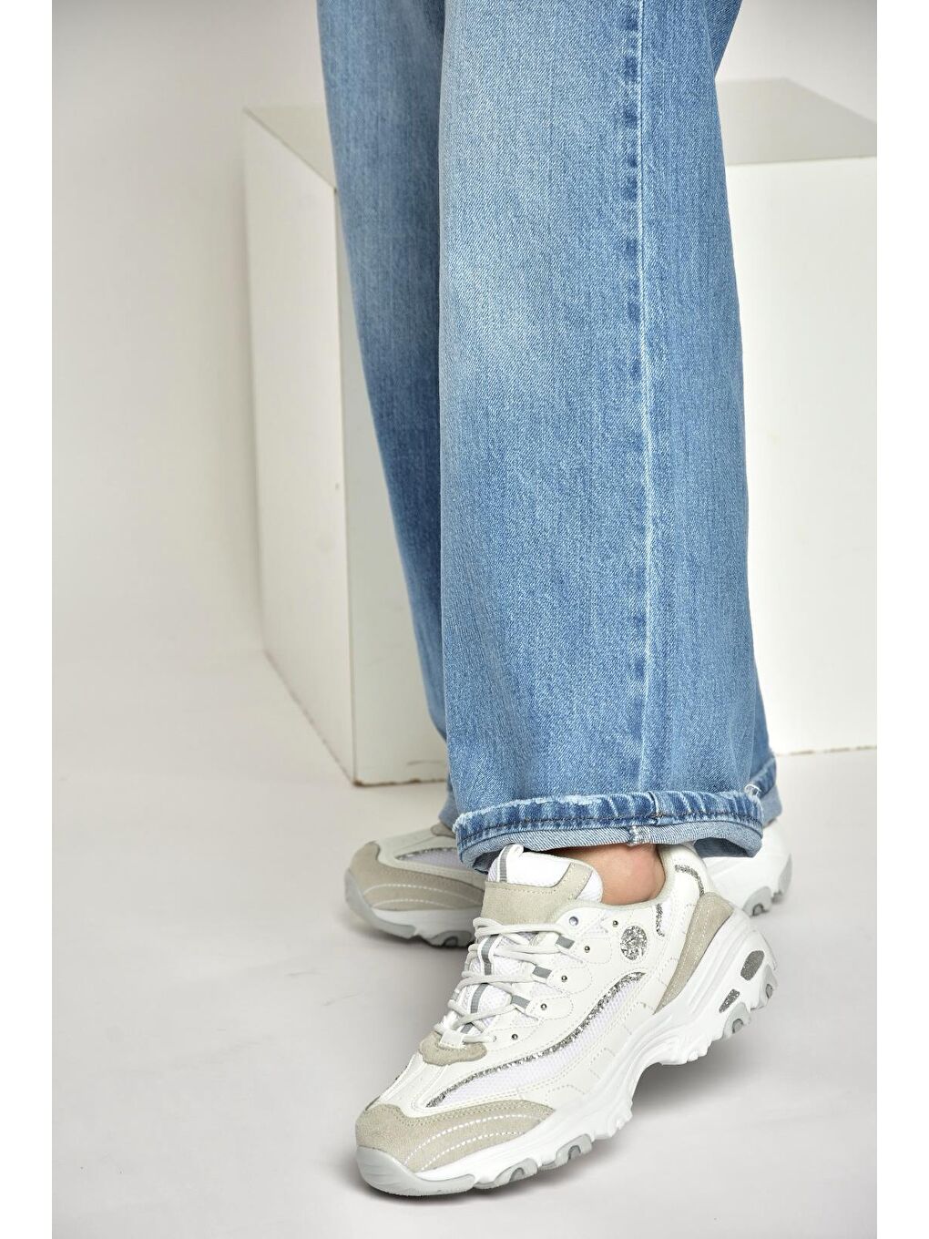 Beyaz Kadın Spor Y702038709-1