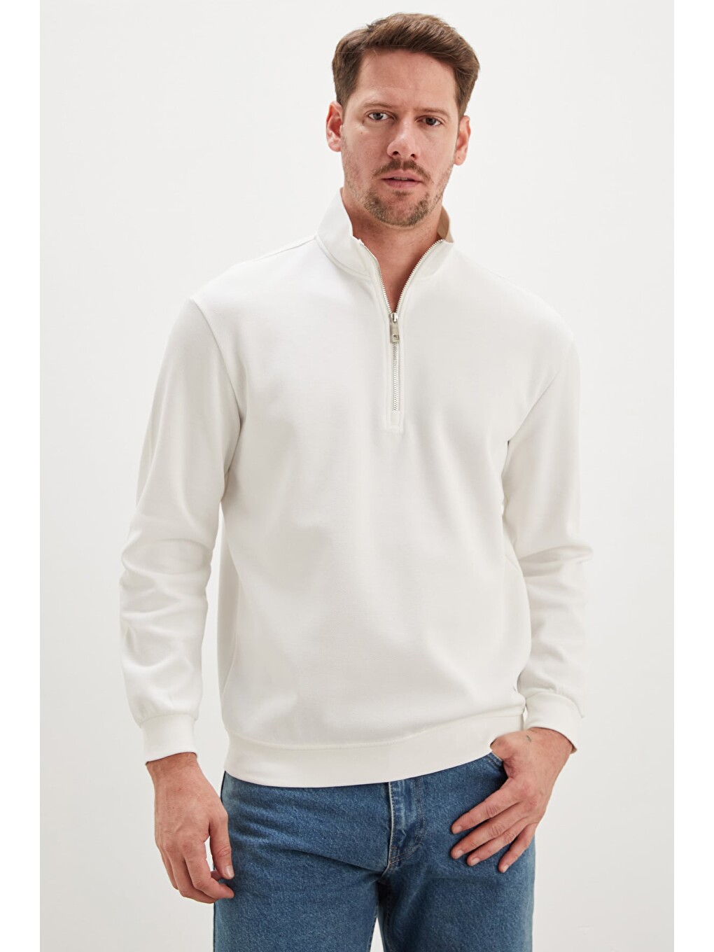 Ekru Yarım Fermuarlı Dik Yaka Pike Kumaş Sweatshirt