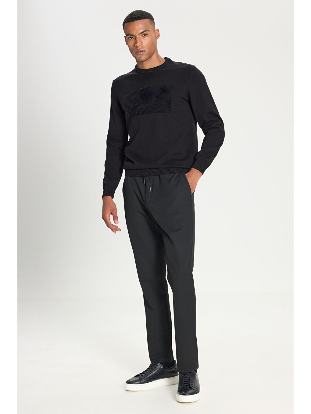 Erkek Siyah %100 Pamuk Standart Fit Normal Kesim Bisiklet Yaka Baskılı Triko Kazak-1