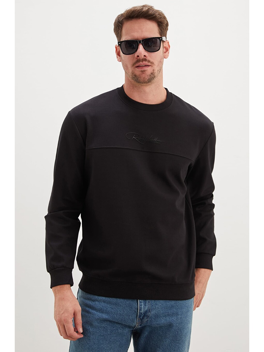 Siyah Kabartma Baskılı Çimalı Bisiklet Yaka Sweatshirt
