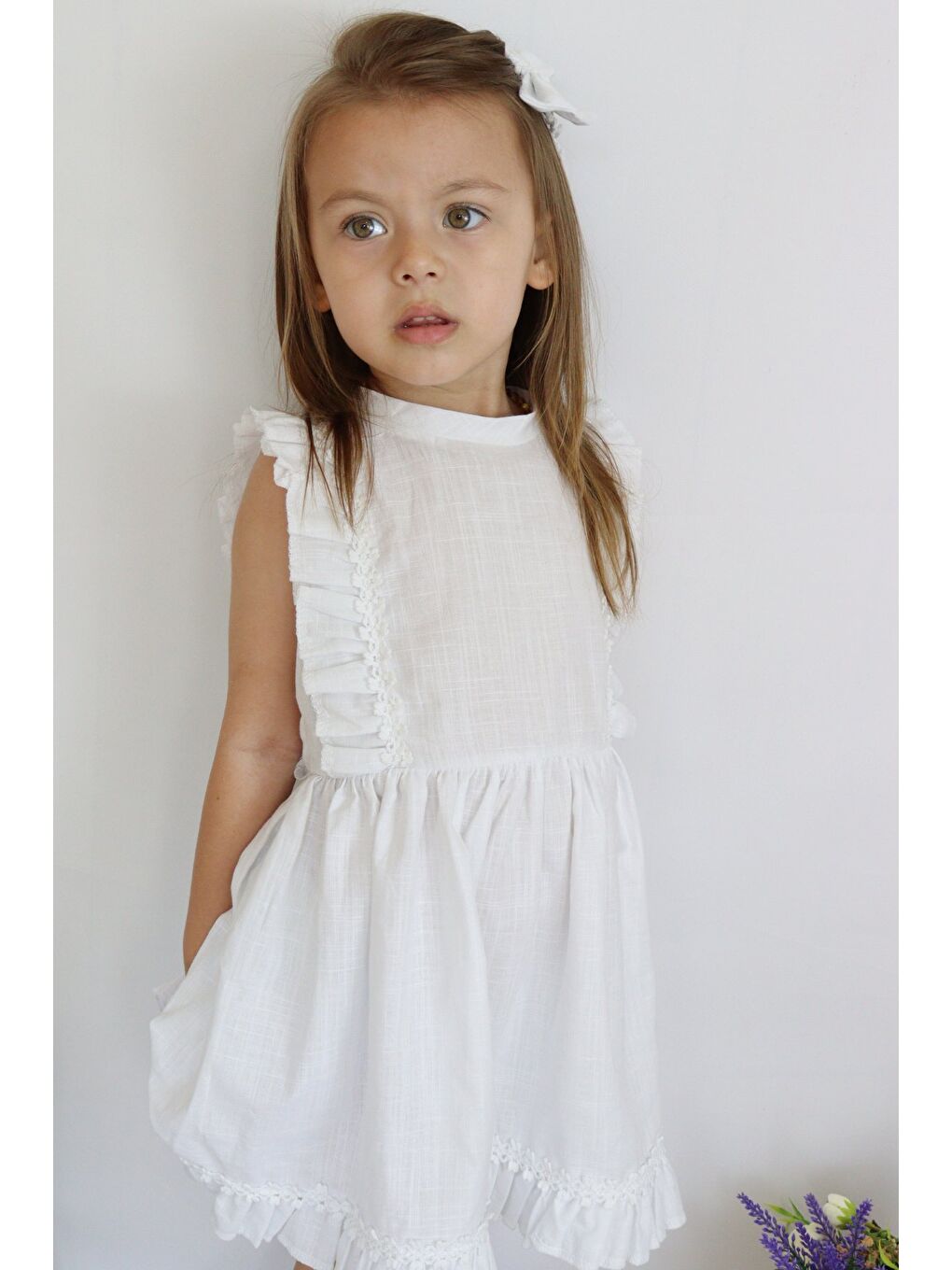 Kız Bebek Eloise Beyaz Fistolu Keten Elbise Toka Takım-5