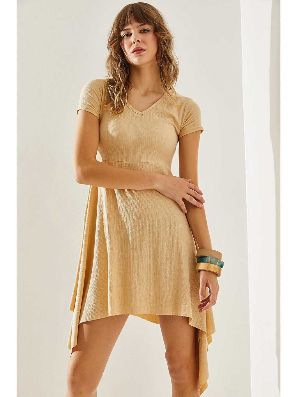 Bej Kadın Bürümcük Asimetrik Kesim V Yaka Elbise-1