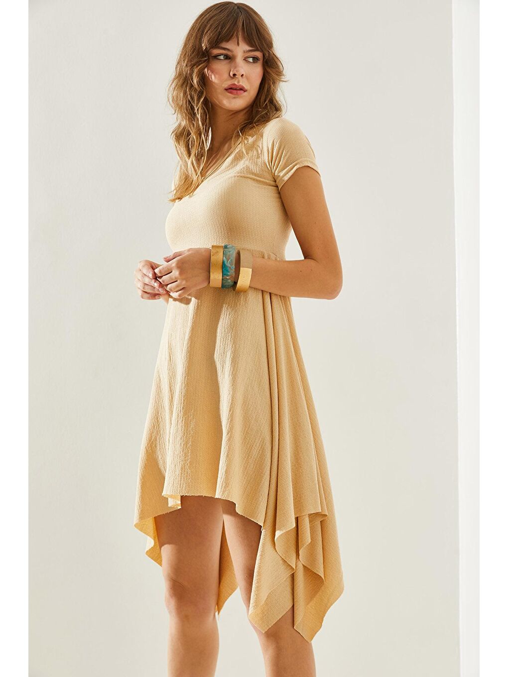 Bej Kadın Bürümcük Asimetrik Kesim V Yaka Elbise-2